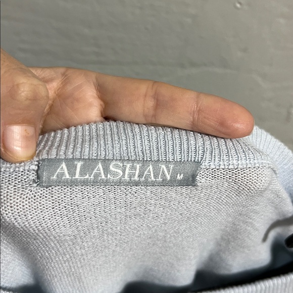 Alashan Cotton Cashmere blend Koa Westie Pullover
LC2364 $129 MED light blue - Picture 5 of 5